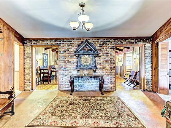 5th image of 1111 N Anita Dr