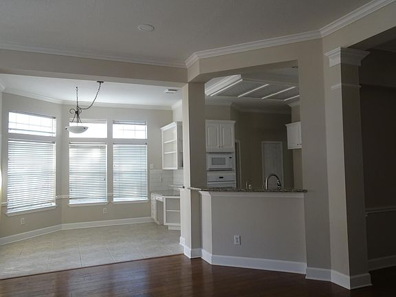2nd image of 1919 Briarchester Dr