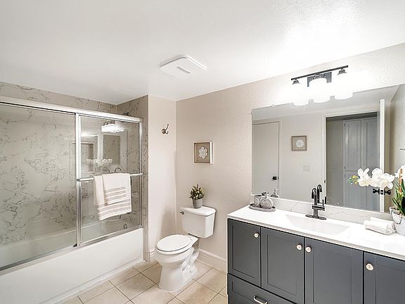 4th image of 1044 Summermist Ct