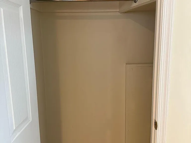 1502 Brown St #2R — Photo 4