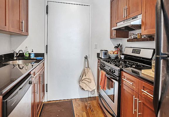 5th image of 63 Lispenard St APT 4A