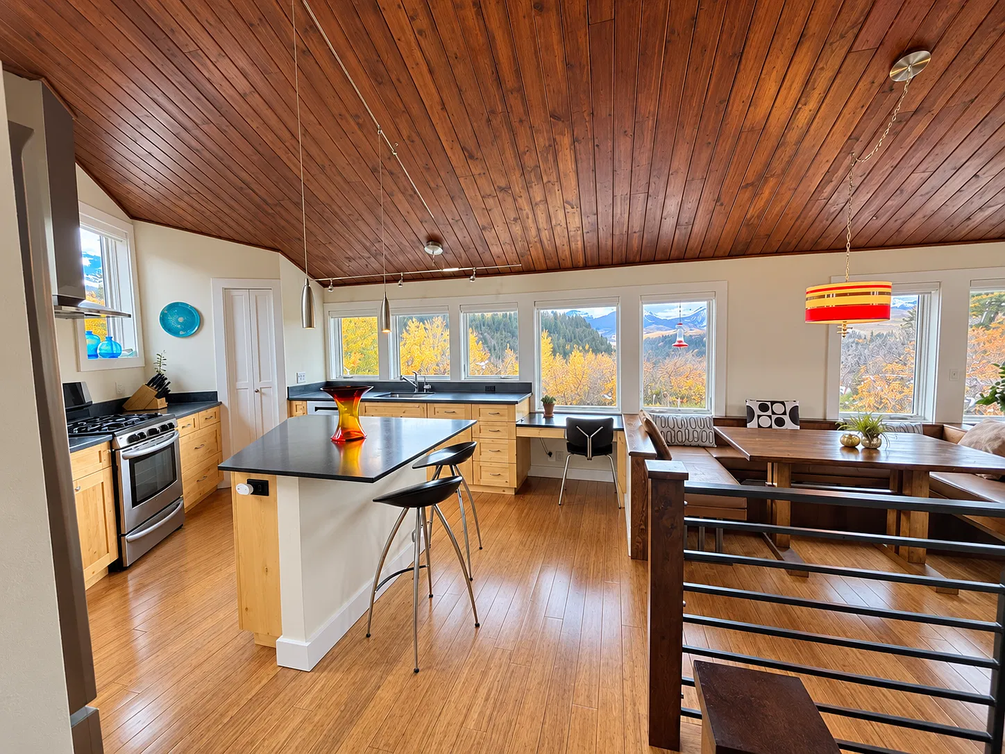 3 bed, 1500 sqft, $8,000 — Photo 1