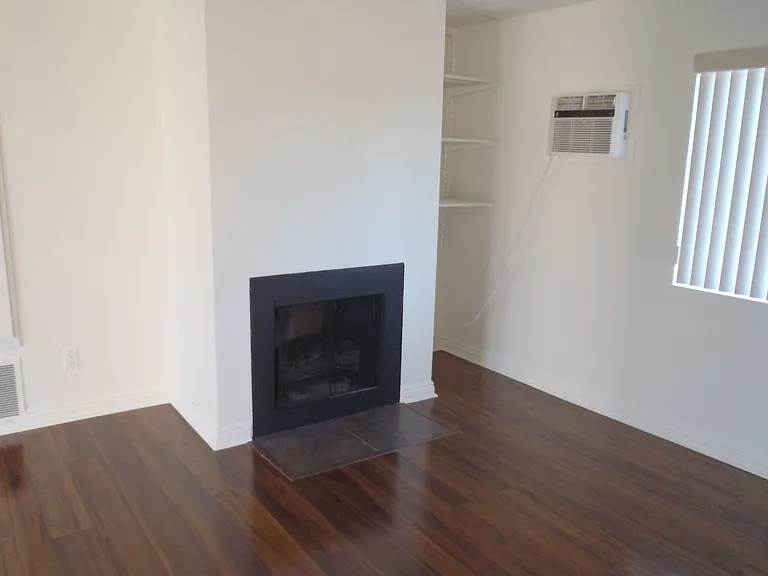 17762 Paseo Cir #D — Photo 3