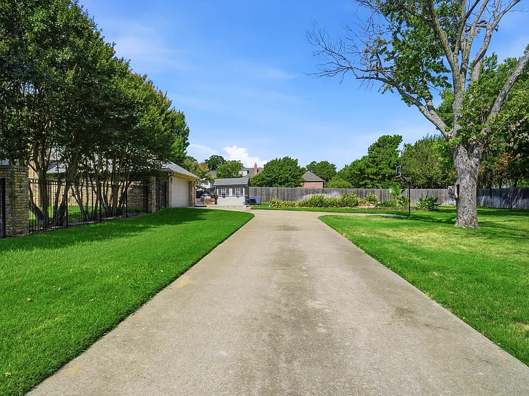 1362 Cross Timber Dr — Photo 39