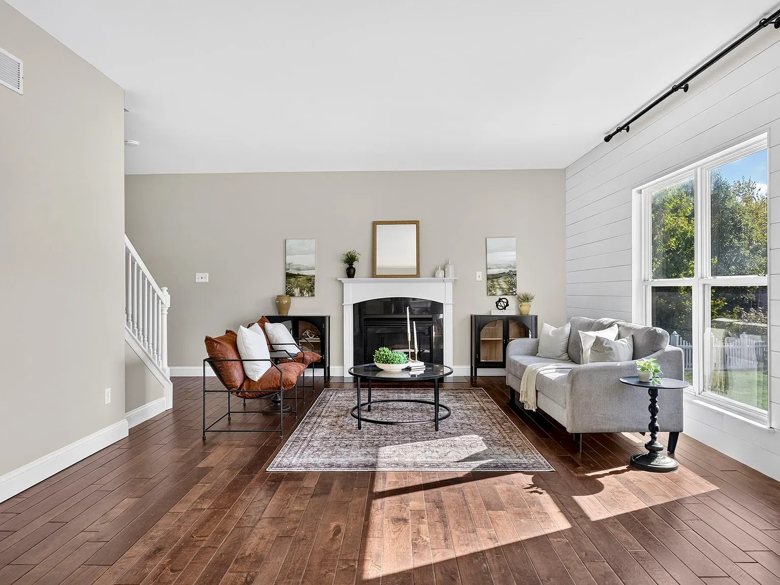 4 bed, 2.5 bath, 2496 sqft, $3,825 — Photo 3