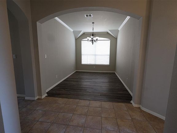 4th image of 3102 Charles Ct