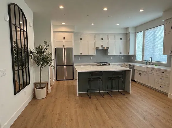 1652 Clement Ave, Alameda, CA 94501