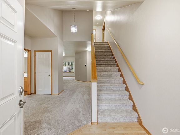 4th image of 13817 76th Avenue NW