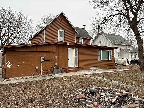 4th image of 1127 Avenue F