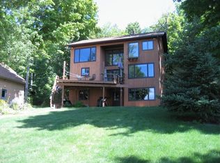 5237 Edgewater Beach Rd, Green Bay, WI 54311