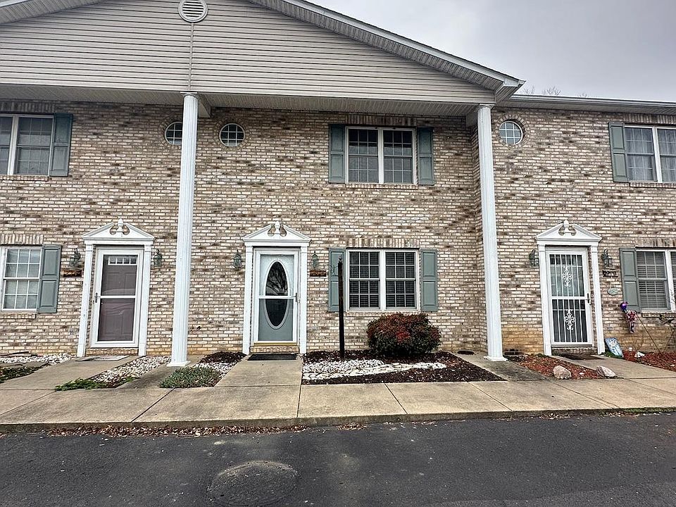 1st image of 212 Waterbrook Ct
