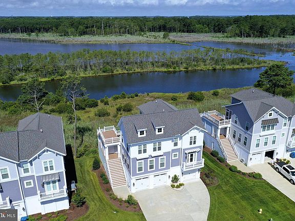 3rd image of 38946 Silver Sands Dr N