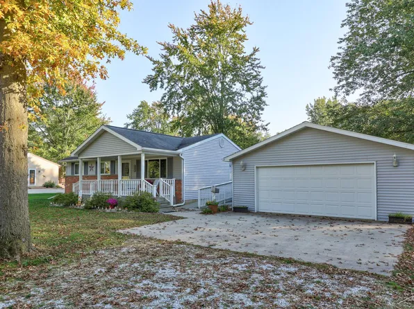 208 Coal St, Saint Charles, MI 48655