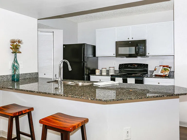 500 Malabar Rd SW — Photo 59
