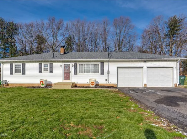 810 Leecrest St NW, Massillon, OH 44646