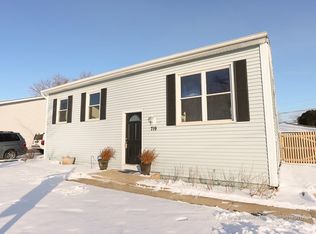 719 Belmont Dr, Romeoville, IL 60446