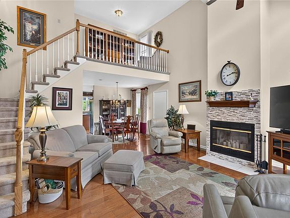 3rd image of 259 Ridings Cir