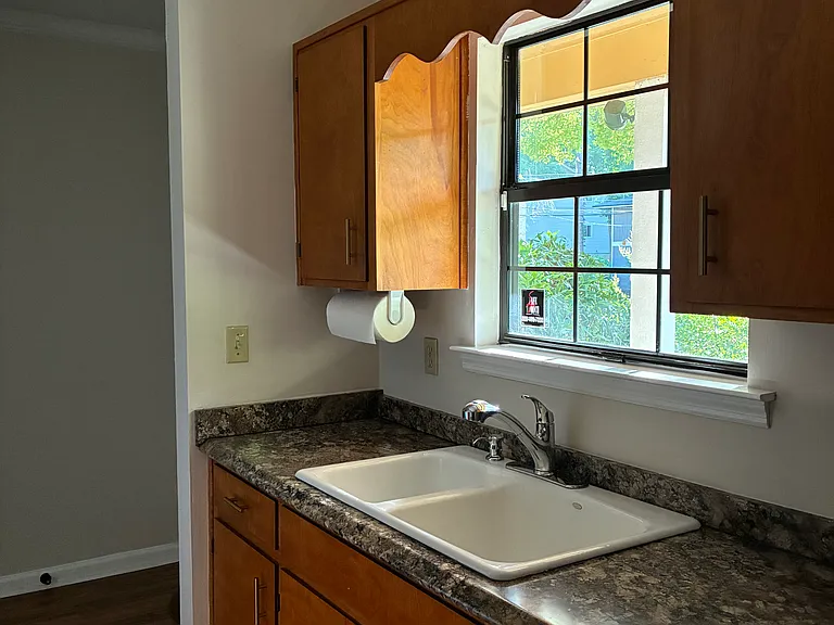 712 Pointe Ct #A — Photo 5