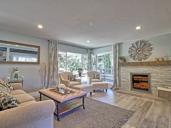 5th image of 190 Greenview Cir