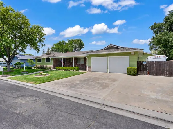 301 Robin Hood Dr, Modesto, CA 95350