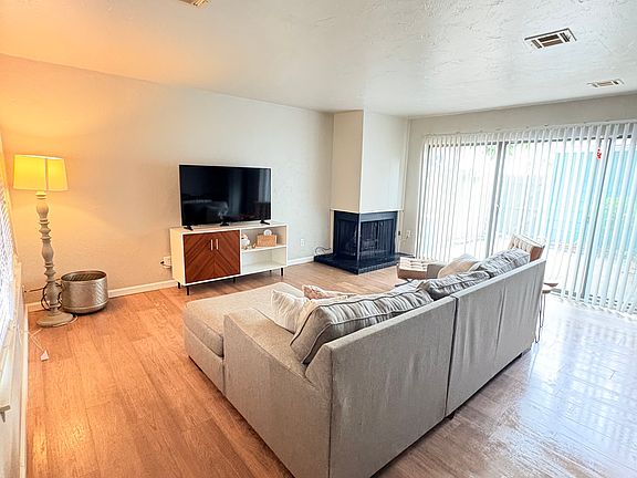 3rd image of 2707 Indian Creek Blvd