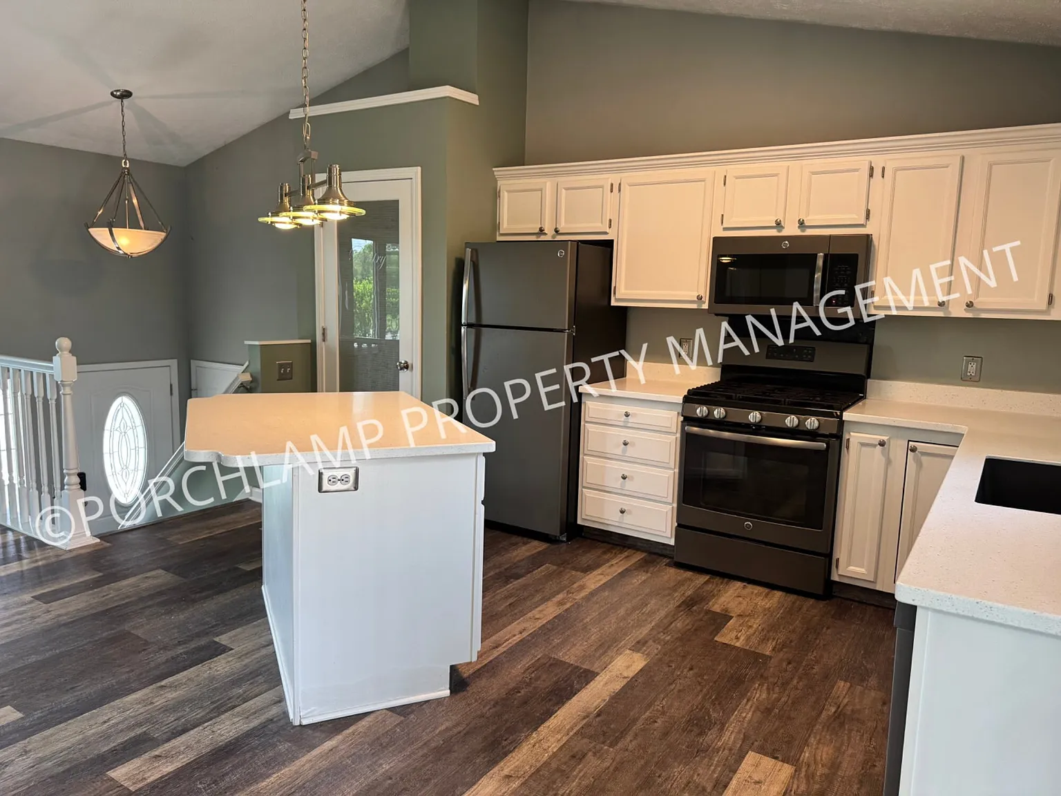 3 bed, 1662 sqft, $2,600 — Photo 2