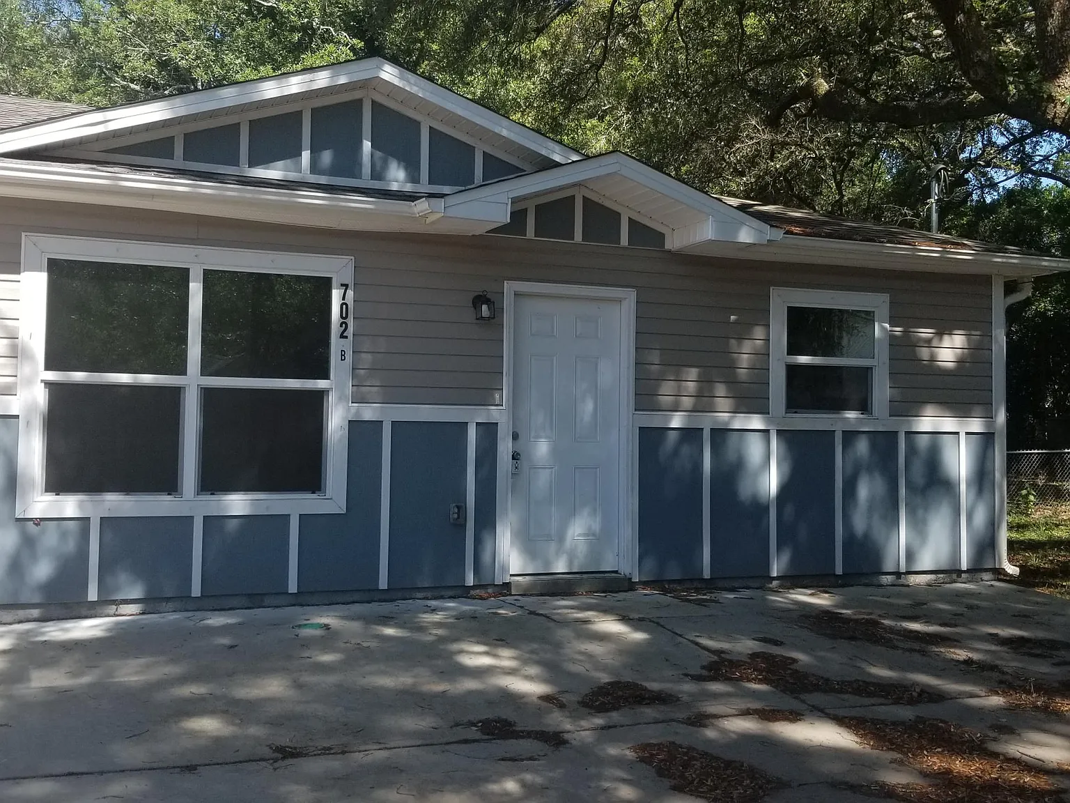 2 bed, 1.0 bath, 728 sqft, $1,025 — Photo 1