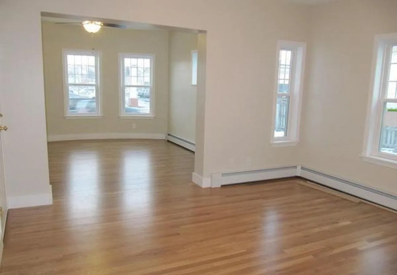 539 Southbridge St — Photo 2