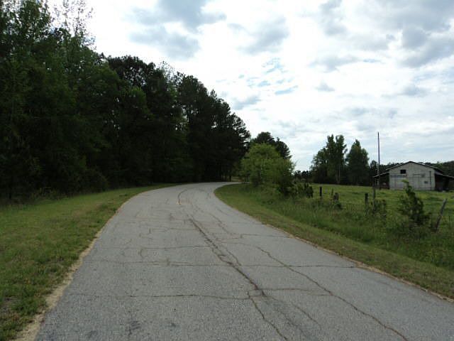 2nd image of 8460 Hearn Rd