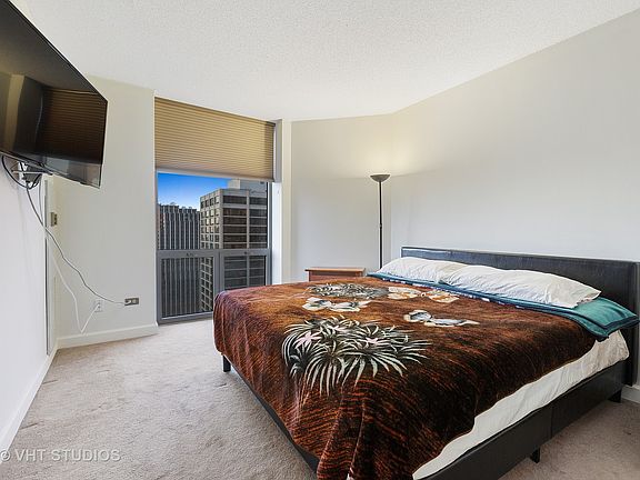 4th image of 222 N Columbus Dr APT 4203