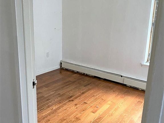 3rd image of 602 44th St APT 3L