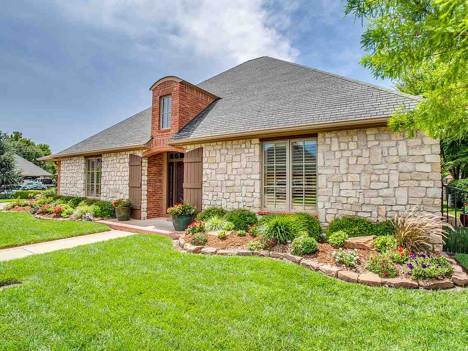 1st image of 2408 Waterford Ct