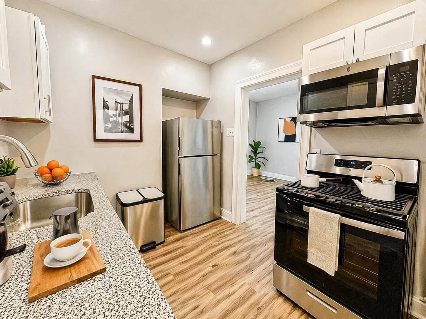 5 bed, 2032 sqft, $3,500 — Photo 3