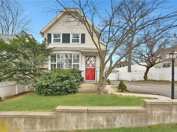 21 Cambridge Avenue, White Plains, NY 10605