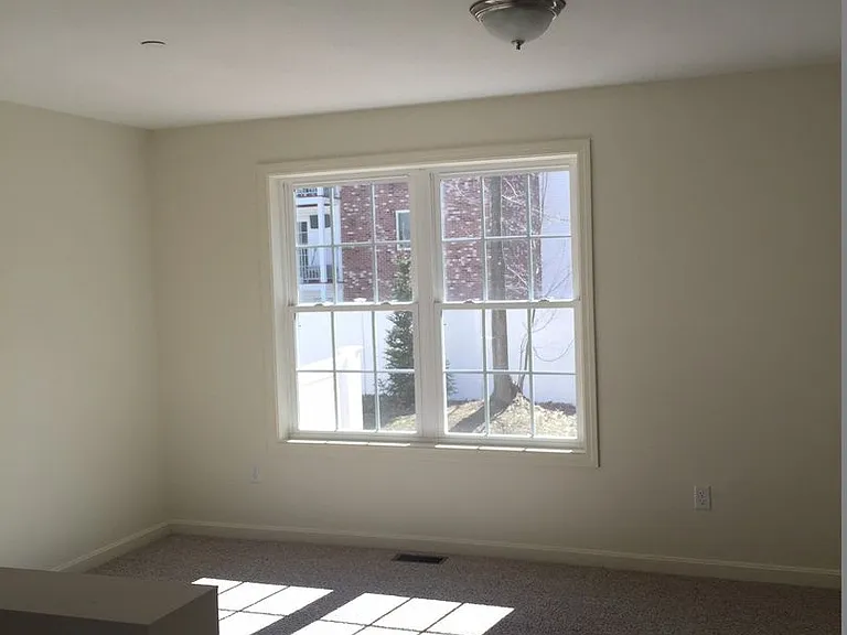 29-35 Stoneyview Way — Photo 9