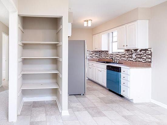 4th image of 200 Creekside Ln