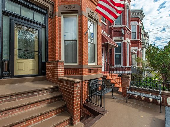 2nd image of 594 Bramhall Ave