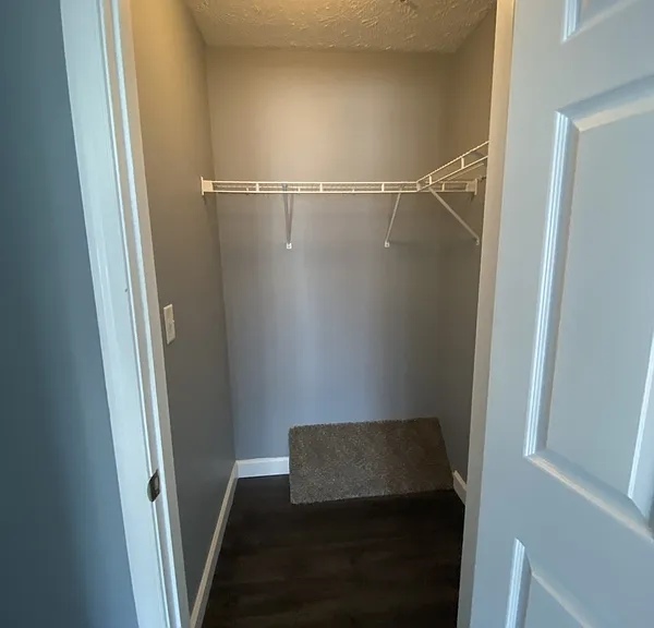 8025 Brookstone Ct — Photo 26