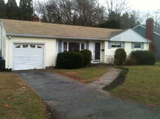 34 Manning Dr, Riverside, RI 02915