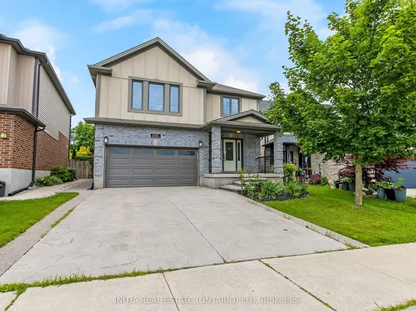 1082 Oakcrossing Rd, London, ON N6H 0A8