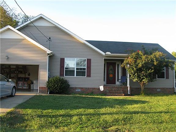 2nd image of 10 Eastwood Dr