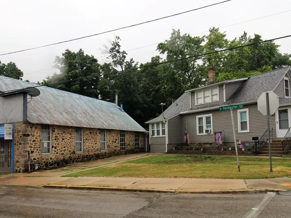 301 South Rochester STREET UNIT 305, Mukwonago, WI 53149