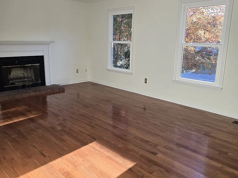 6828 Collinswood Dr — Photo 5