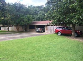 106 Philomine Rd, Carencro, LA 70520
