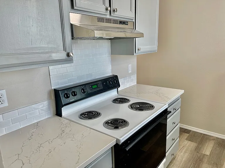 225 E Westview Ave — Photo 6