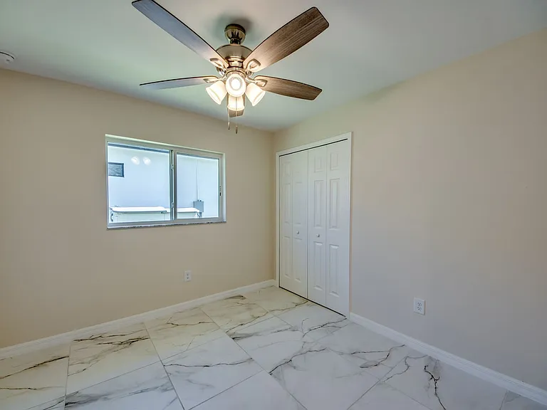 3419-3421 SW 15th Pl — Photo 15