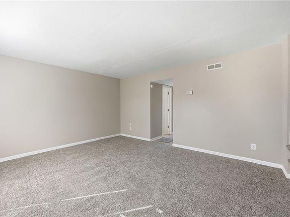 5th image of 663 Baker Rd