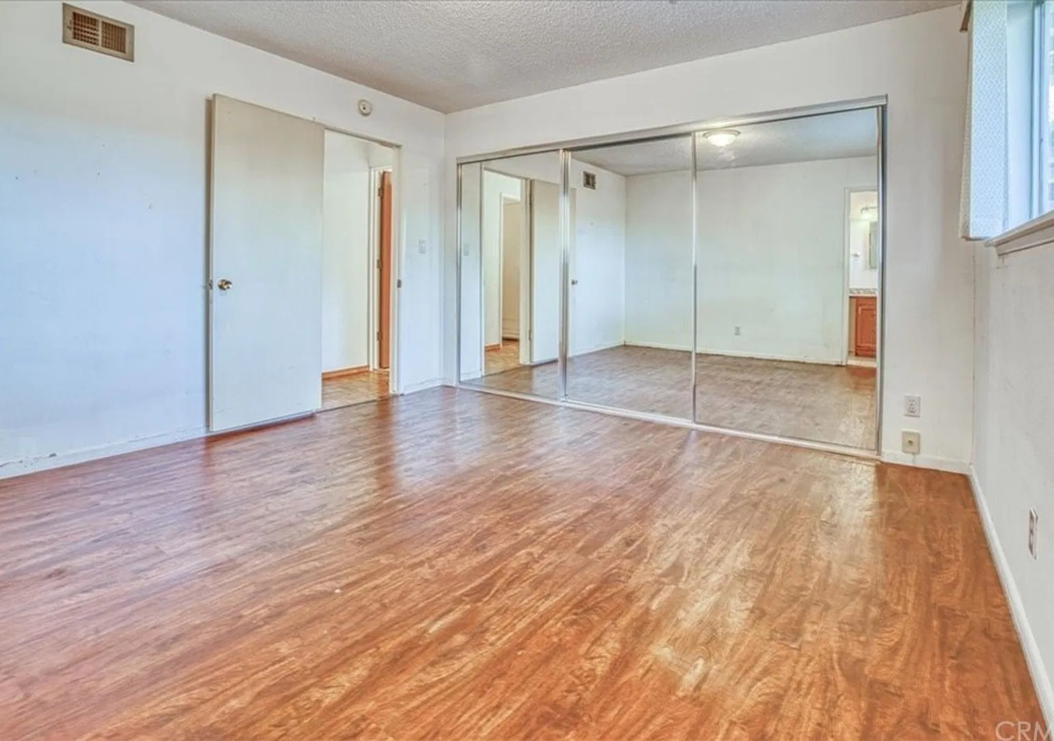 5 Bedroom 3-bathroom Large single level home! — Photo 1