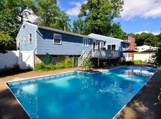 10 S Jordan Dr, Saratoga Springs, NY 12866