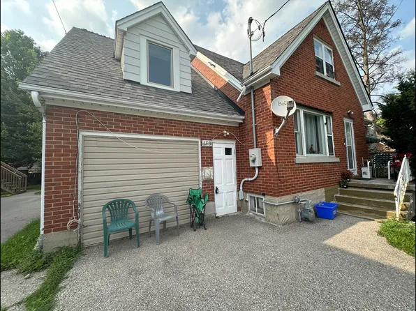 158 Sheldon Ave N #1, Kitchener, ON N2H 3M8